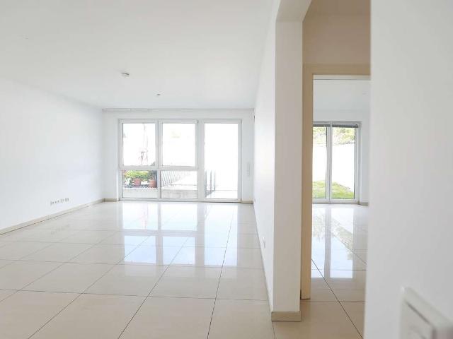 131 m² Maisonette, 4,5 Zi Luxus EBK, 2 Bäder, Erdwärme, 2 Terrassen & Garagen