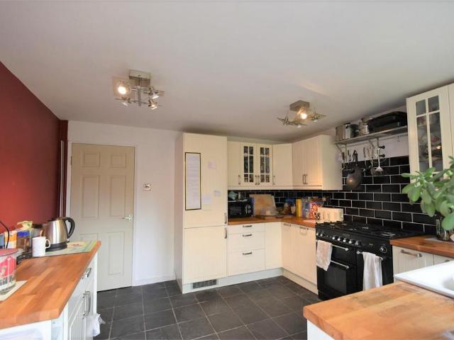 131 Sellywood Road, Stirchley, B30 1XA, United Kingdom | 4 bed duplex for rent #136168615 | Rentberry