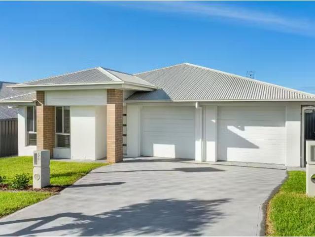 1/31 Pembroke Av, Edgeworth Townhouse for rent Listed by Alys.