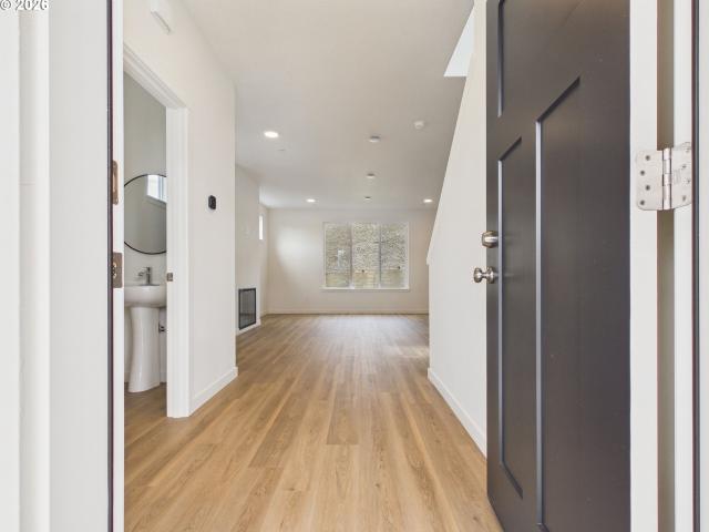 131 W 20TH WAY