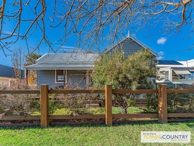 131 Taylor Street, Armidale