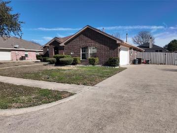 131 Yosemite Ln, Terrell, TX 75160 | MLS #21177