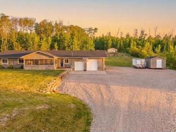 13258 Charlie Lake Crescent, Charlie Lake, BC, V1J 8G2 house for sale | Listing ID R3134 | Royal LePage
