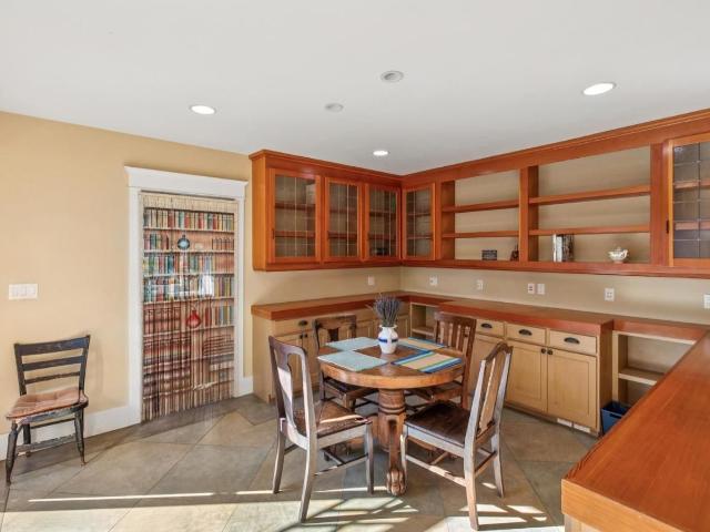 1325 Cowper St, Palo Alto, US, CA