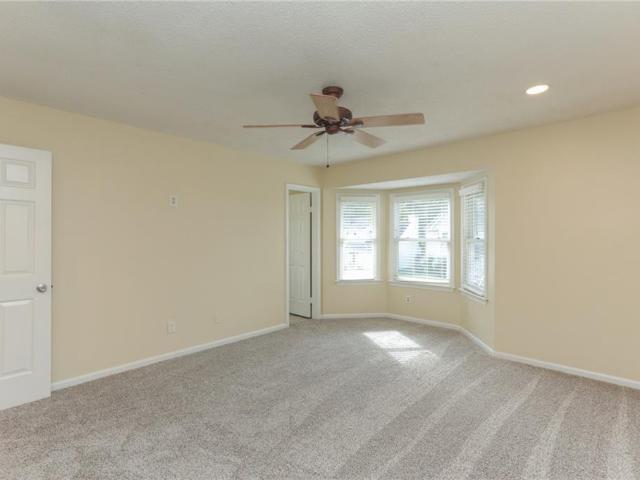 1325 Debbs LN