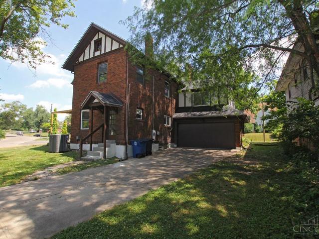 1326 Amherst Place