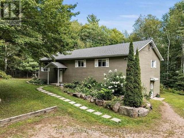 1326 Echo Lake Road, Lake Of Bays Mclean, ON, P0B 1A0 house for sale | Listing ID X13703 | Royal LePage