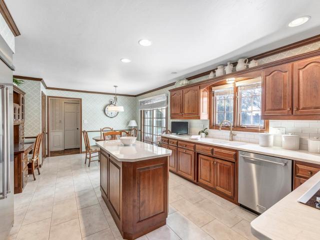 1326 s summer range road