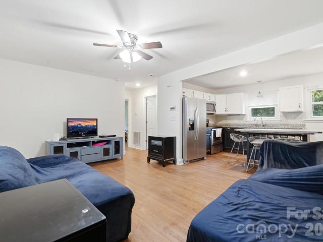 1326 Washington Lane