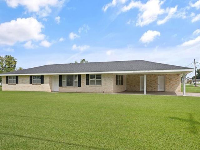 13272 Acorn St, Vacherie, LA 70090