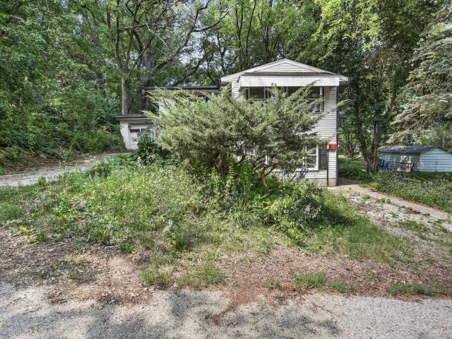 1327 E Road Nine