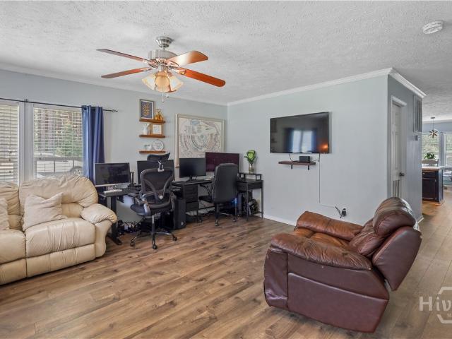 1327 Rl Roberts Road
