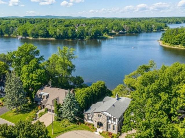 13285 Rue Desjardins, Montréal Pierrefonds Roxboro, QC, H8Z 1A8 Luxury House for sale | Listing ID 28608 | Royal LePage Carriage Trade Luxury Properties