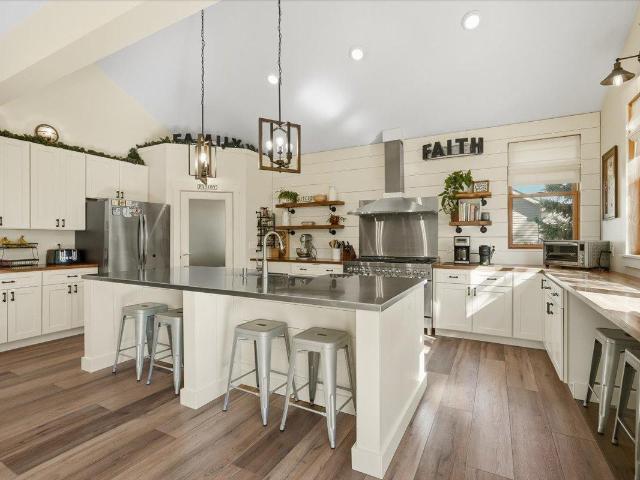 1328 Creekwood Drive