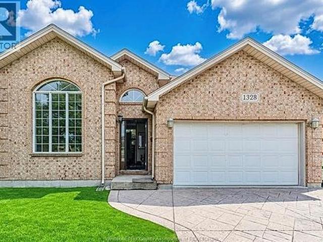 1328 Imperial Crescent, Windsor, ON, N9G 2T5 house for lease | Listing ID 26020 | Royal LePage