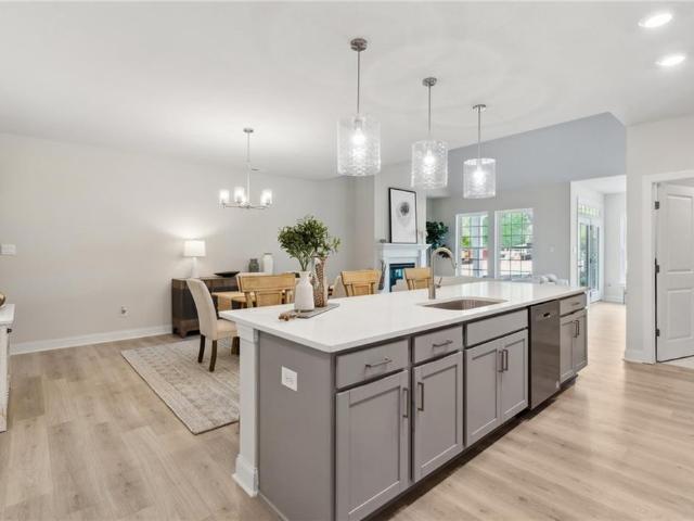 1328 Treviso Bay