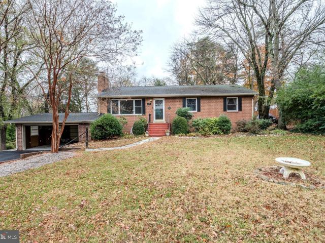 1329 Devils Reach Rd, Woodbridge, VA 22192 | MLS #VAPW2107