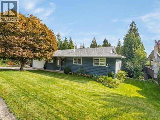 1329 Grosvenor Place, Castlegar, BC, V1N 3X8 house for sale | Listing ID 10400 | Royal LePage