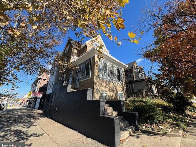 1329 W Roosevelt Boulevard