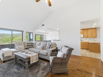 13207 Sylva Ln