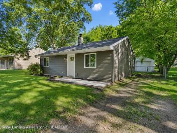 1320 Pompton Circle