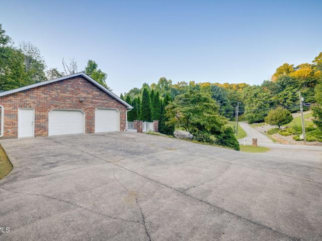 1320 Suntree Road