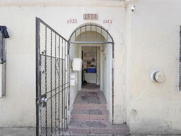 1321 Fedora St, Los Angeles, CA 90006 | MLS #SB26017