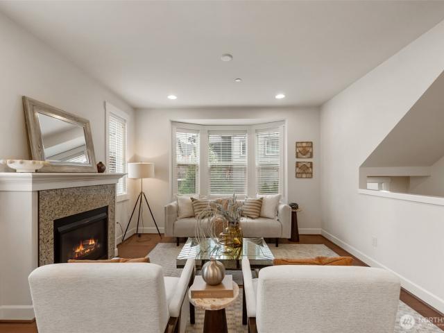 1321 Greenwish Walk NE