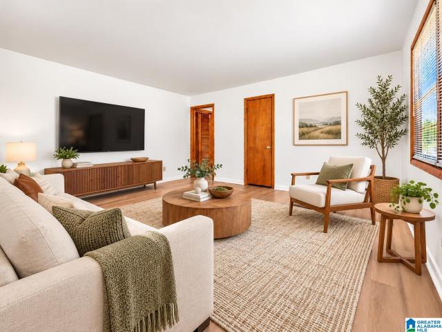 1321 Hatfield Lane