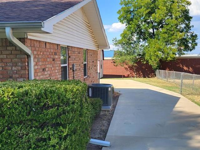 1321 Lakeview Drive