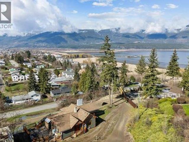 1321 10 Avenue Ne, Salmon Arm, BC, V1E 2V6 house for sale | Listing ID 10383 | Royal LePage