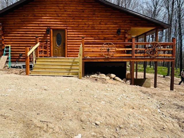 1322 W Northwoods Lane