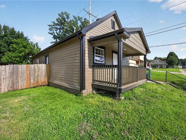 1323 S 38th Street