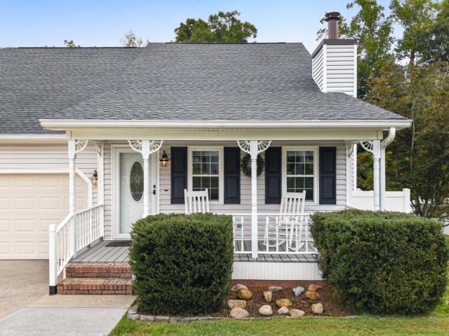 132 Alexanders Cir NW