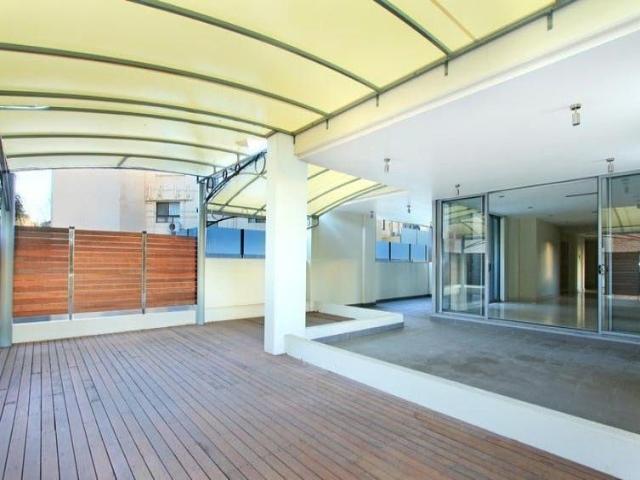 1/32 Bourke Street