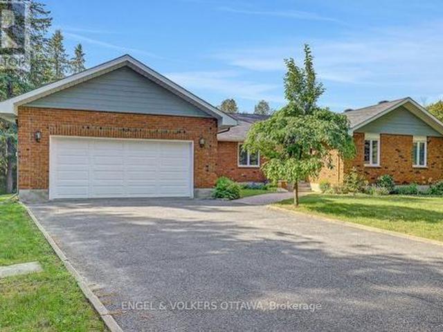 132 Grey Stone Drive, Ottawa, ON, K0A 1L0 house for sale | Listing ID X13784 | Royal LePage