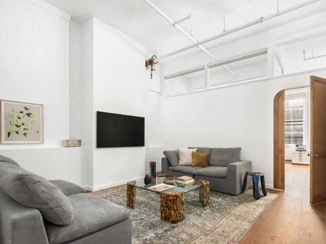 132 DUANE Street 2