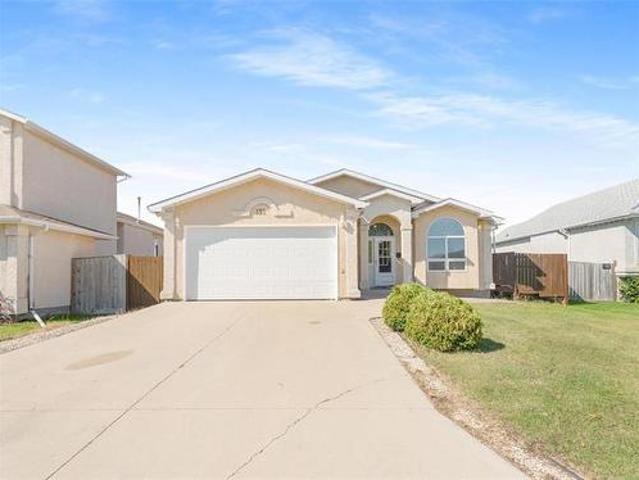 132 Foxwarren Dr, Winnipeg, MB, R2P 2X4 house for sale | Listing ID 202622 | Royal LePage