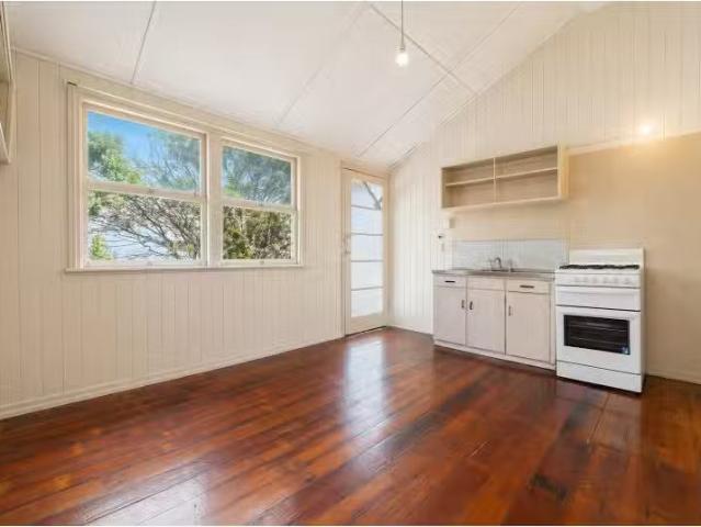 1/32 Linton Street, KANGAROO POINT House for rent Listed by F.