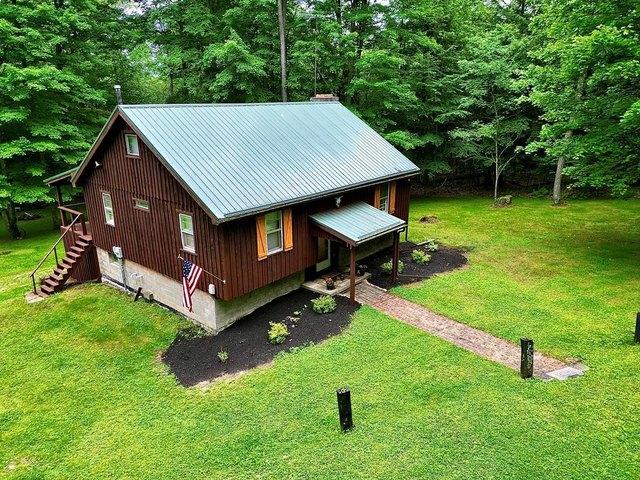 132 Mudlick Rd, Kane, PA 16735