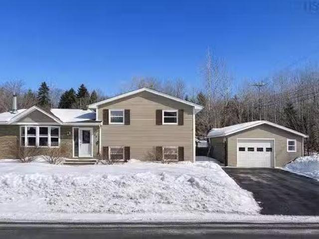 132 Nictaux Drive, Lower Sackville, NS, B4C 2C5 house for sa.