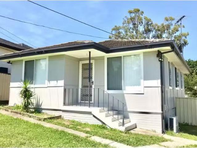 132 Strickland Crescent, Ashcroft House for rent Listed by Al.