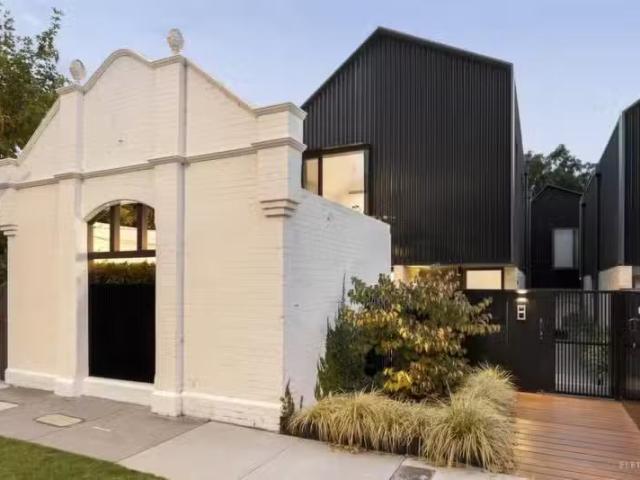 1/32 Rathmines Road, Hawthorn East VIC 3123 Townhouse Auction