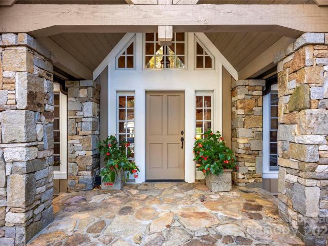 132 Red Bird Cir, Lake Toxaway, NC 28747 | MLS #4321