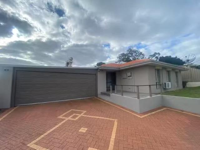 132 Waddington Crescent, KOONDOOLA, WA 6064 House for Rent