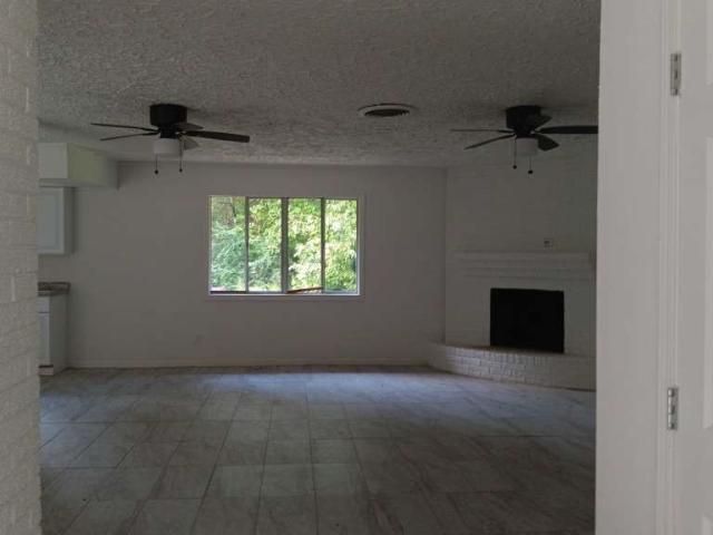 132 White Oak Drive N