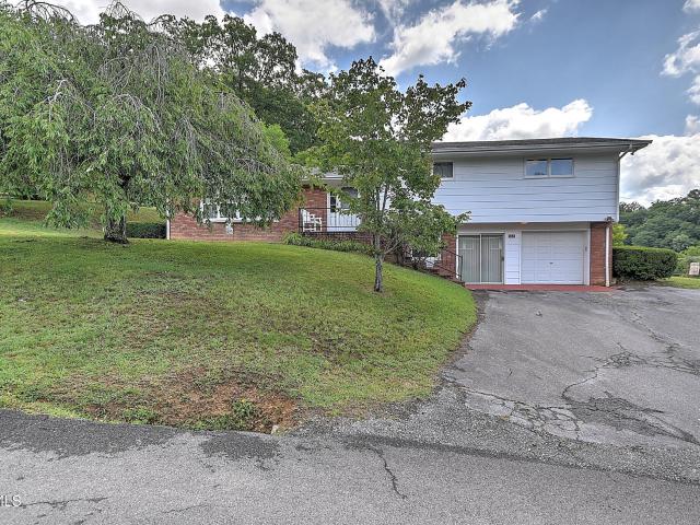132 Tall Oak Street
