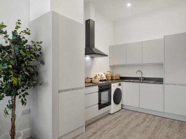 132 The Stow, Harlow CM20, 1 bed flat to rent, £1,400 pcm | PrimeLocation