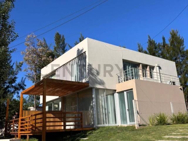132 Y 476 CASA DUPLEX 3 DORMITORIOS EN ALQUILER BARRIO EL CAUCE CITY BELL