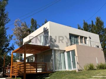 132 Y 476 CASA DUPLEX 3 DORMITORIOS EN ALQUILER BARRIO EL CAUCE CITY BELL